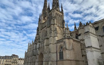 Bordeaux - Place Pey Berland - Cathédrale Saint André