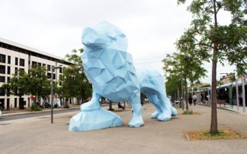 lion bleu de la Bastide